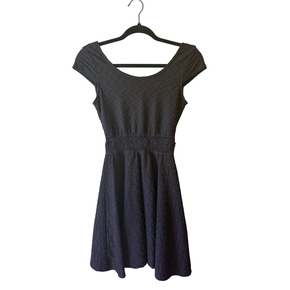 American Rag Cie Black Textured Cap Sleeve Dress XS - Lace Waist Detail